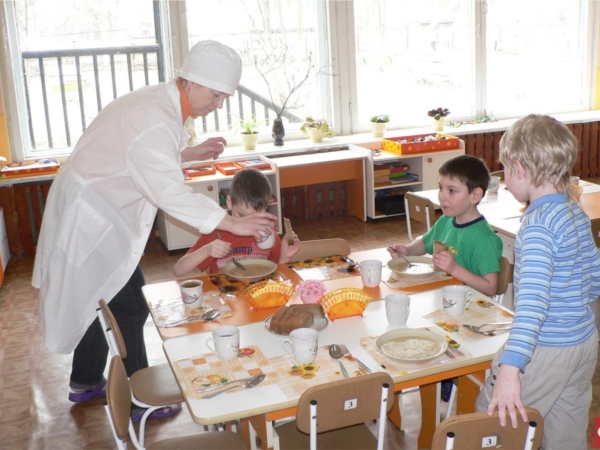В чебоксарских детских садах обновляют пищеблоки